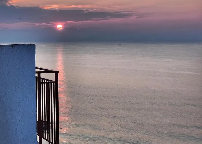 Апартамент Stunning View Равда