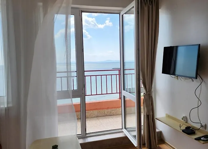 Апартамент Stunning View Равда