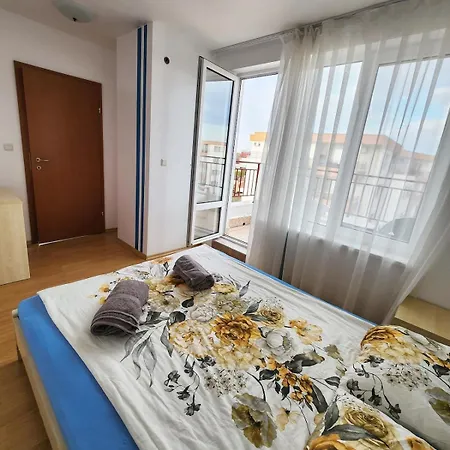 Apartment Stunning View Ravda