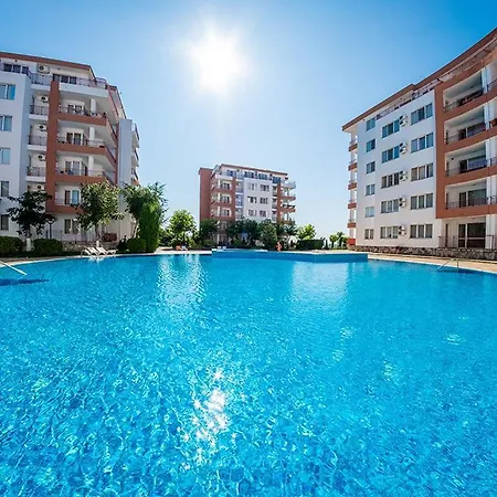 Апартаменти Stunning View Равда